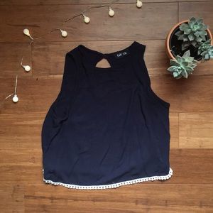 SALE✨✨NWOT cute navy sleeveless top w/keyhole back